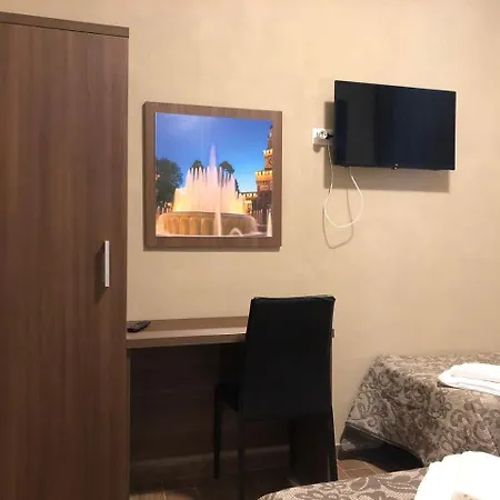 Monkey Hostel Milano Szálloda *